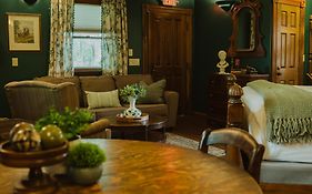 Landoll'S Mohican Castle